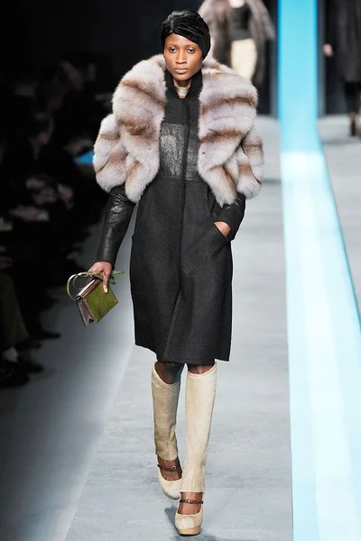 Look 18